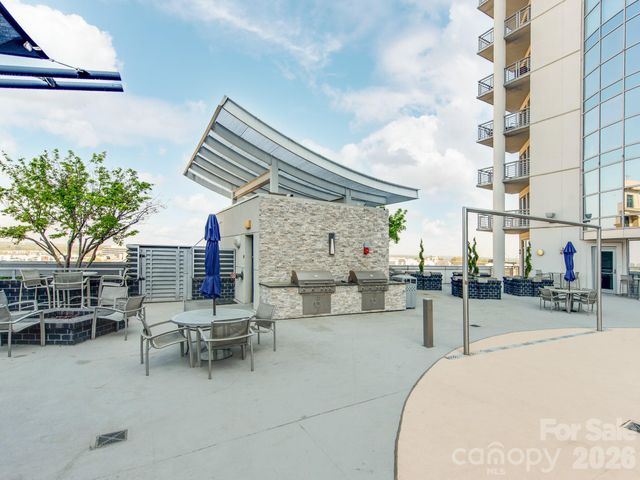 333 W Trade Street, Charlotte, NC 28202