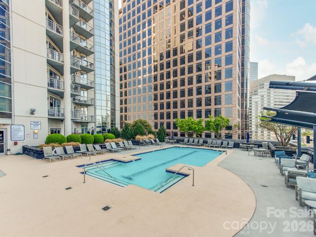 333 W Trade Street, Charlotte, NC 28202