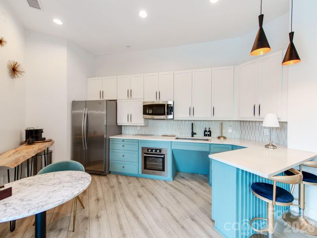 333 W Trade Street, Charlotte, NC 28202