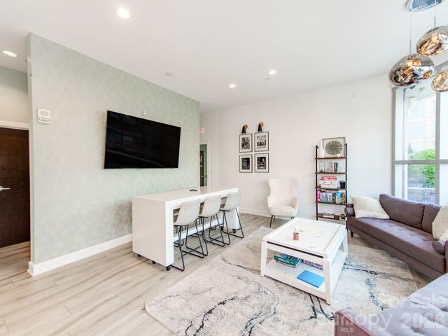 333 W Trade Street, Charlotte, NC 28202