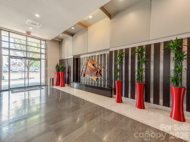 333 W Trade Street, Charlotte, NC 28202