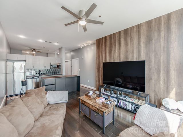 333 W Trade Street, Charlotte, NC 28202