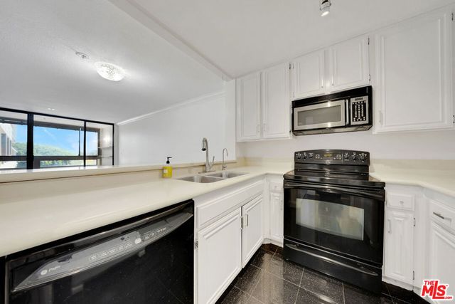 121 S Hope Street 429, Los Angeles, CA 90012