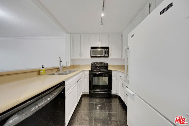 121 S Hope Street 429, Los Angeles, CA 90012