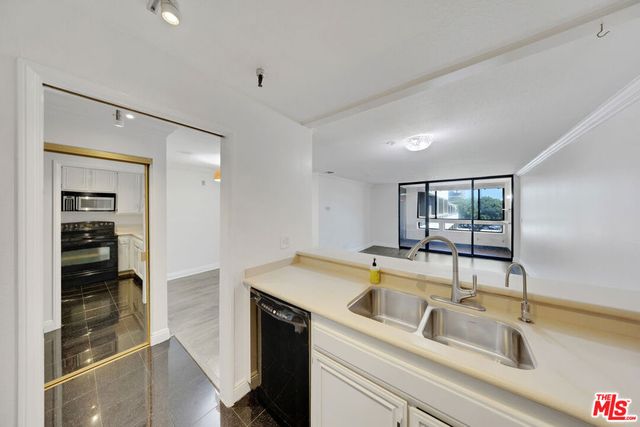 121 S Hope Street 429, Los Angeles, CA 90012