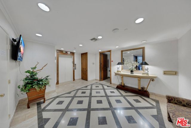 121 S Hope Street 429, Los Angeles, CA 90012