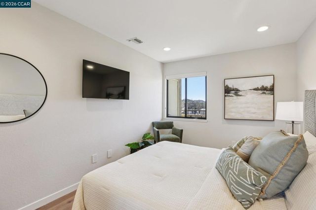 1201 Alta Vista Drive 106, Walnut Creek, CA 94596