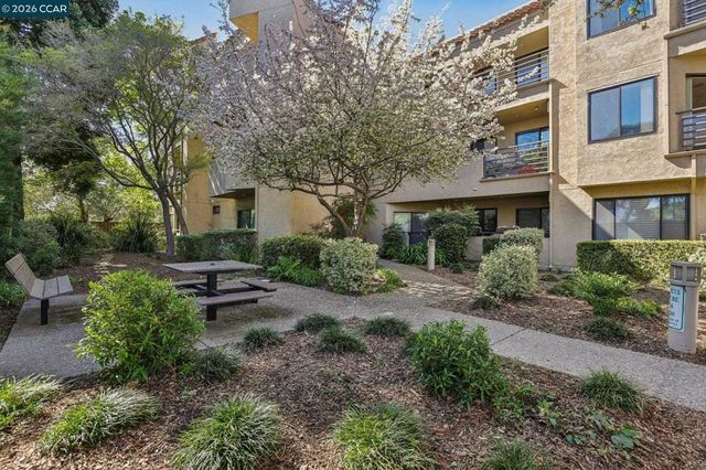 1201 Alta Vista Drive 106, Walnut Creek, CA 94596