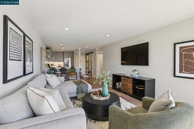 1201 Alta Vista Drive 106, Walnut Creek, CA 94596