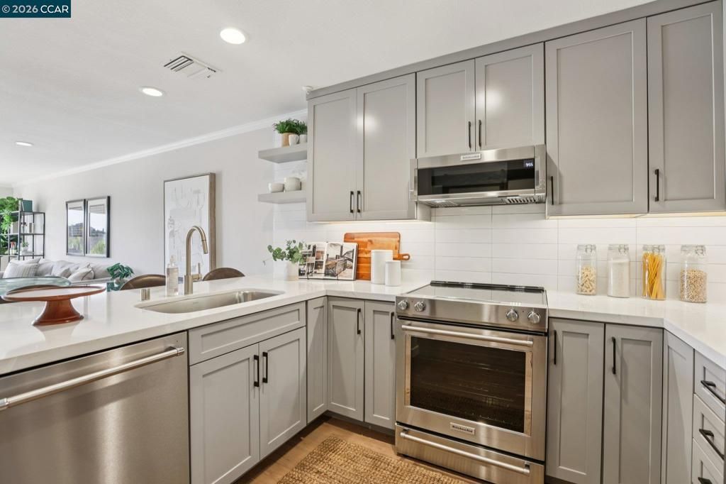 Image 12 of property listing at 1201 Alta Vista Drive 106, Walnut Creek, CA 94596