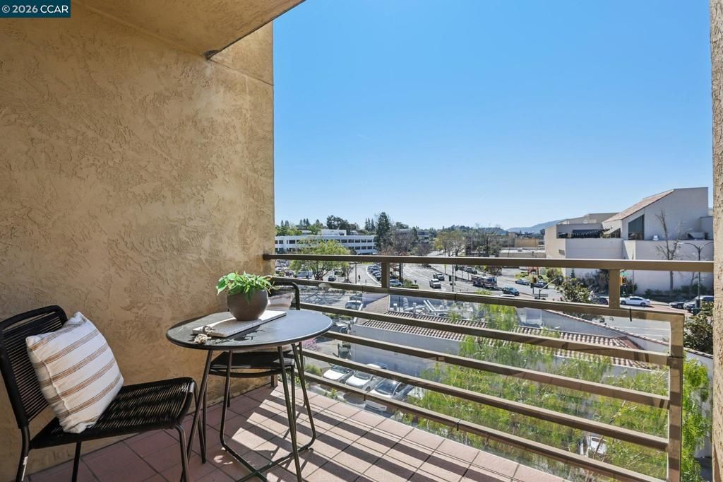 Image 26 of property listing at 1201 Alta Vista Drive 106, Walnut Creek, CA 94596