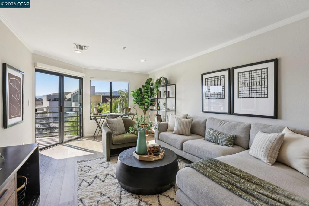 Image 4 of property listing at 1201 Alta Vista Drive 106, Walnut Creek, CA 94596