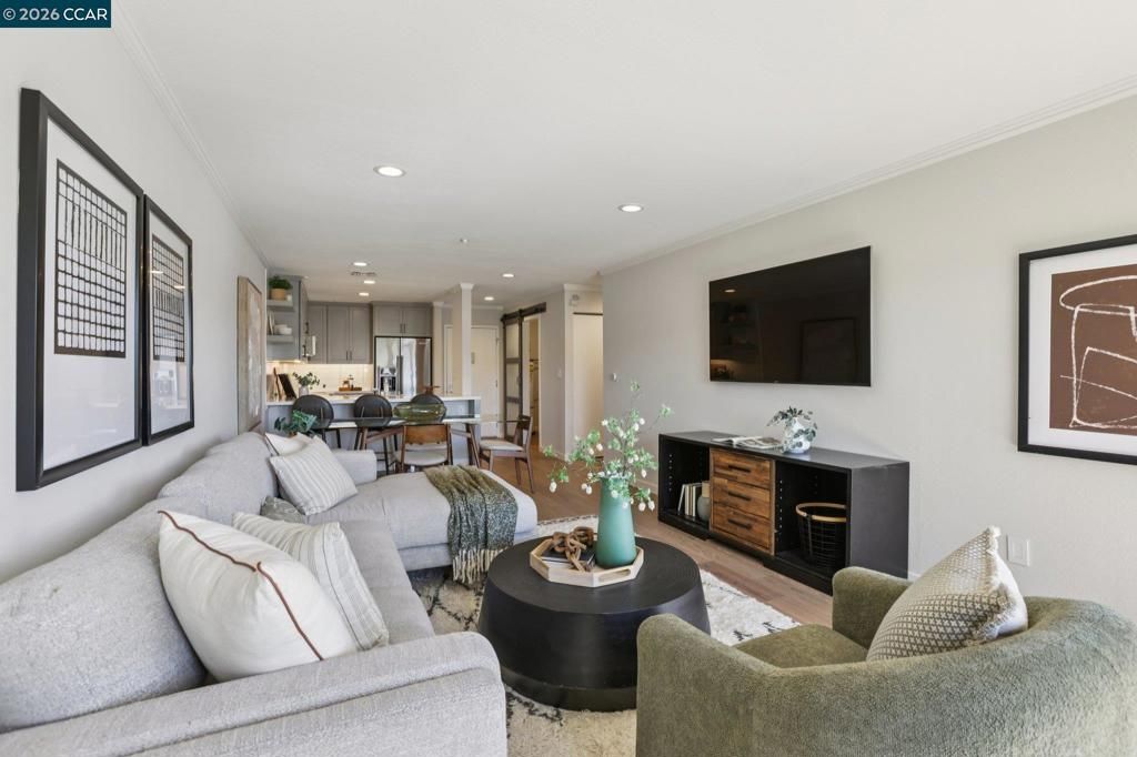 Image 9 of property listing at 1201 Alta Vista Drive 106, Walnut Creek, CA 94596