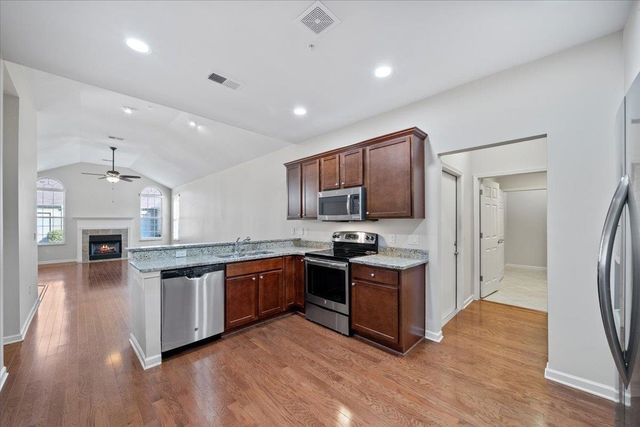 1647 W SOUTHFIELD CIR, Memphis, TN 38016