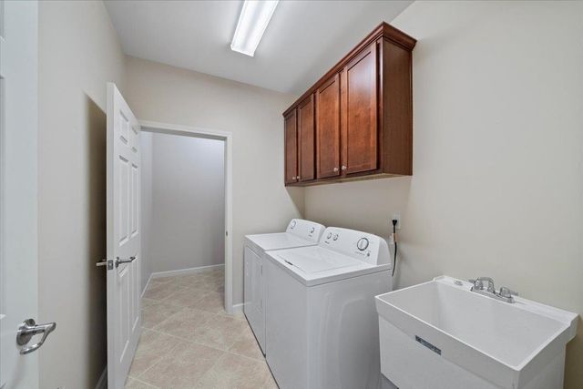 1647 W SOUTHFIELD CIR, Memphis, TN 38016