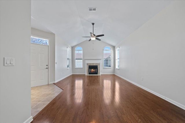 1647 W SOUTHFIELD CIR, Memphis, TN 38016