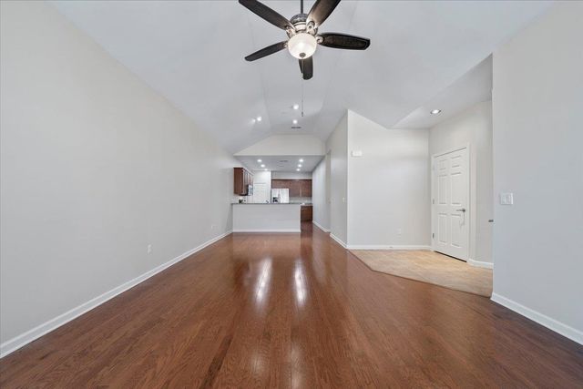 1647 W SOUTHFIELD CIR, Memphis, TN 38016