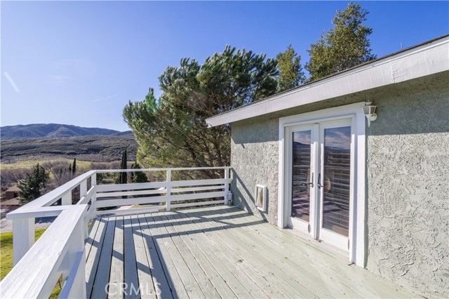 42614 Cabin Dr, Lake Hughes, CA 93532