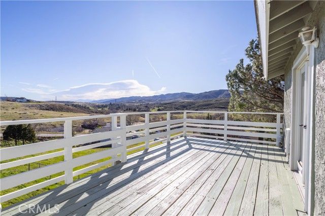 42614 Cabin Dr, Lake Hughes, CA 93532