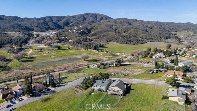42614 Cabin Dr, Lake Hughes, CA 93532