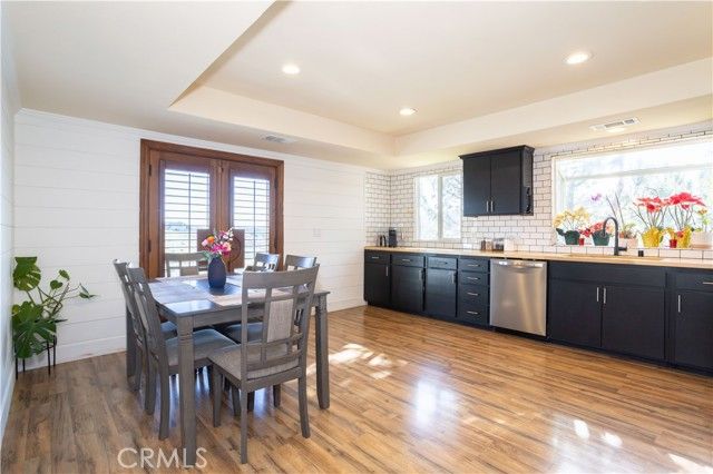 42614 Cabin Dr, Lake Hughes, CA 93532