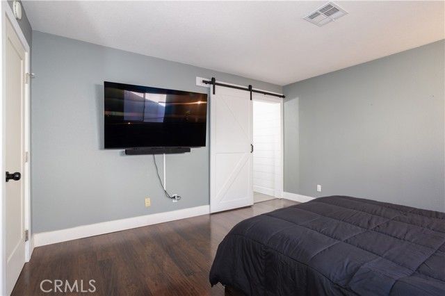 42614 Cabin Dr, Lake Hughes, CA 93532