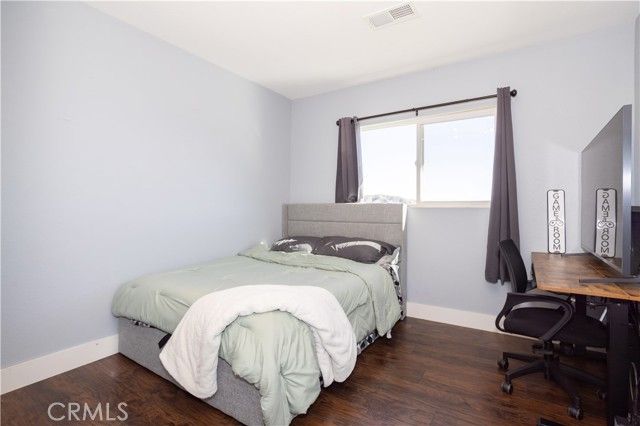 42614 Cabin Dr, Lake Hughes, CA 93532