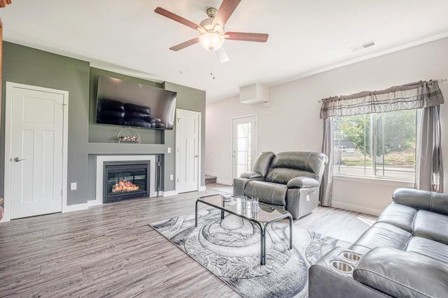 5501 PRAIRIE PLACE Drive, Mcfarland, WI 53558