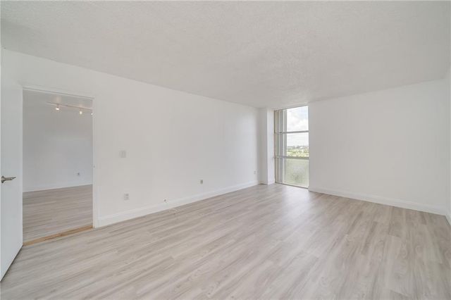 2350 NE 135th Street 1212, North Miami, FL 33181