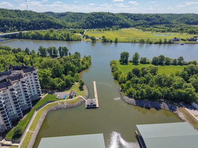 400 Warioto Way Apt 911, Ashland City, TN 37015