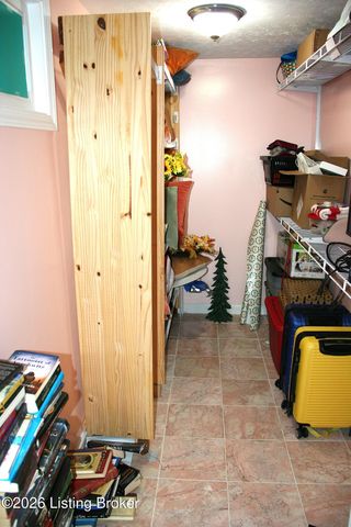 9710 Lyric Ln, Jeffersontown, KY 40299