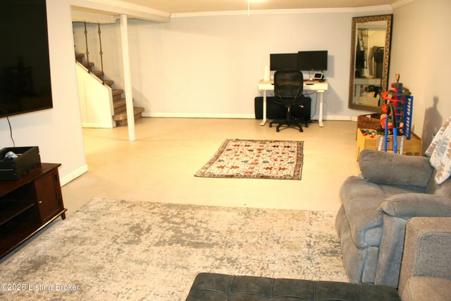 9710 Lyric Ln, Jeffersontown, KY 40299