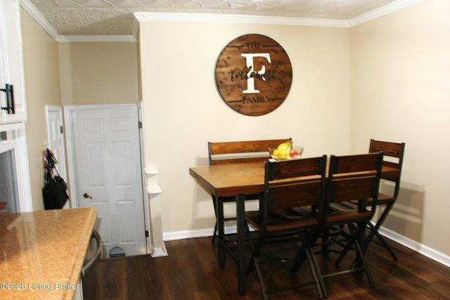 9710 Lyric Ln, Jeffersontown, KY 40299