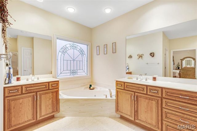 409 Fort Saratoga, St Charles, MO 63303