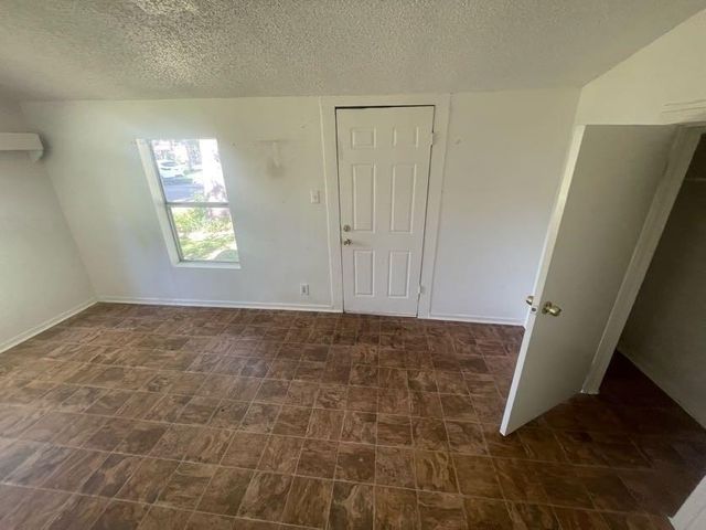 909 Cedar Street, Deer Park, TX 77536