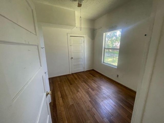 909 Cedar Street, Deer Park, TX 77536