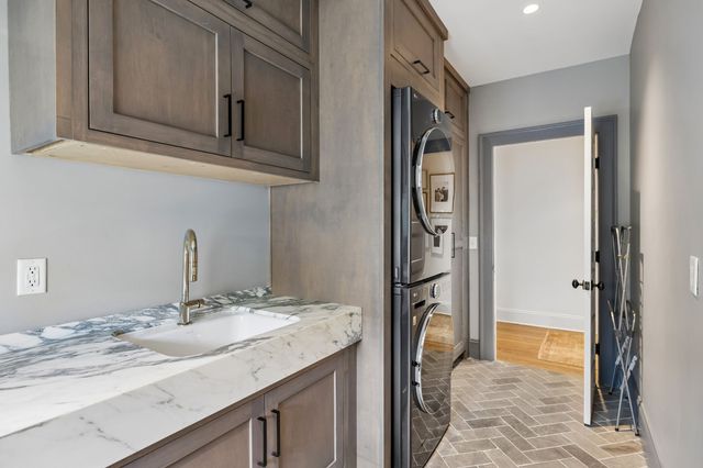 929 Acklen Ave, Nashville, TN 37203