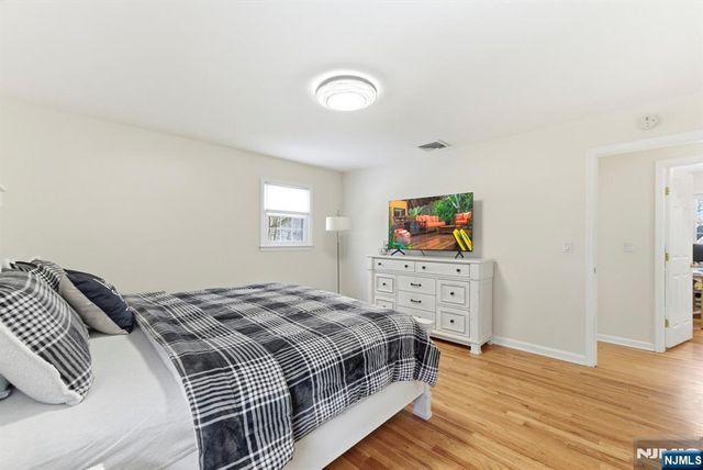 1 Chalen Court, Pequannock Township, NJ 07444