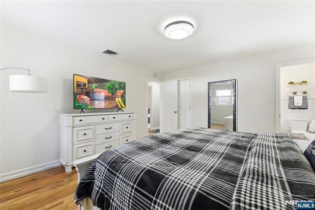 1 Chalen Court, Pequannock Township, NJ 07444