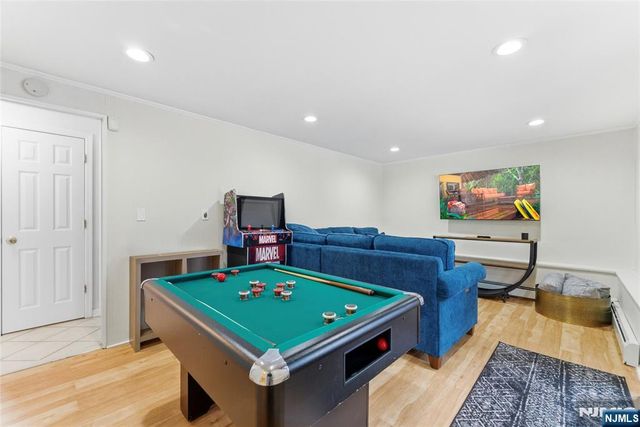 1 Chalen Court, Pequannock Township, NJ 07444