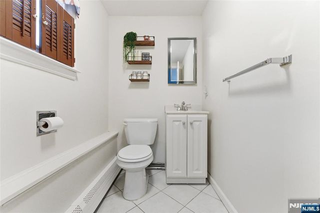 1 Chalen Court, Pequannock Township, NJ 07444