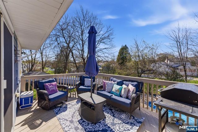 1 Chalen Court, Pequannock Township, NJ 07444