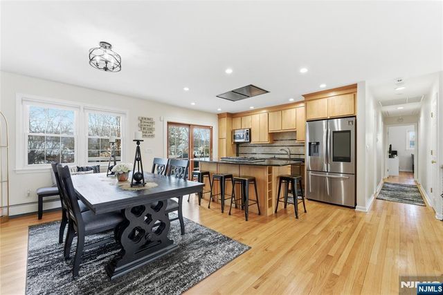 1 Chalen Court, Pequannock Township, NJ 07444