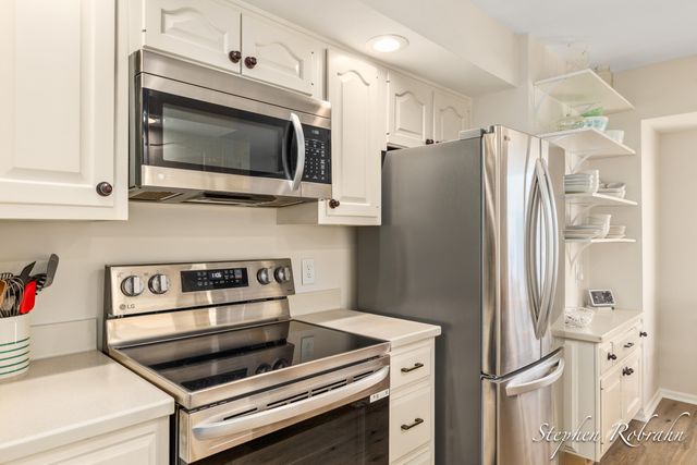 400 Lakeview Court 19, Spring Lake, MI 49456