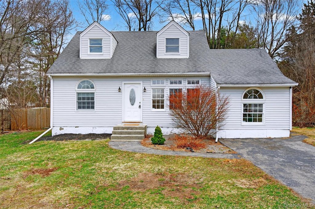 19 Cayuga Drive, Wappingers Falls, NY 12590