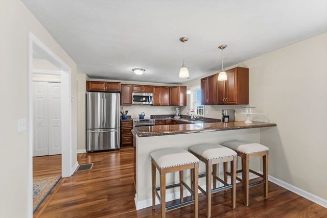 34 Bittersweet Blvd, Worcester, MA 01607
