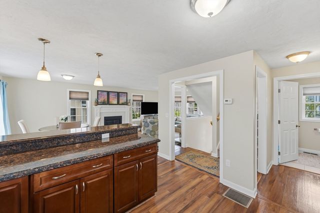 34 Bittersweet Blvd, Worcester, MA 01607