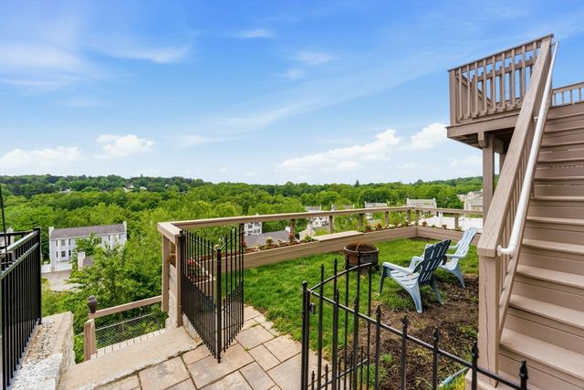 34 Bittersweet Blvd, Worcester, MA 01607