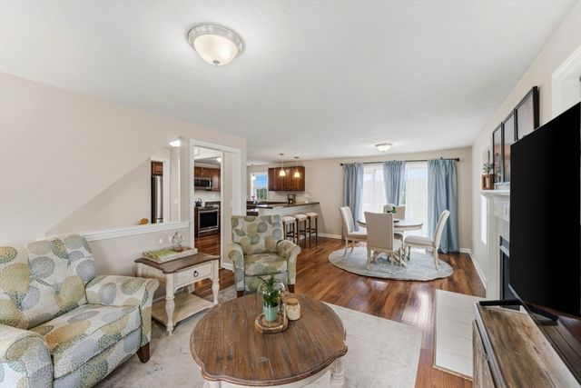 34 Bittersweet Blvd, Worcester, MA 01607