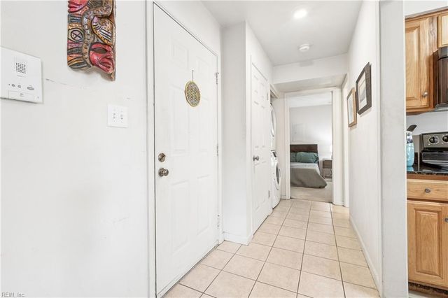 1304 Stockley Gdns Apt 507, Norfolk, VA 23517